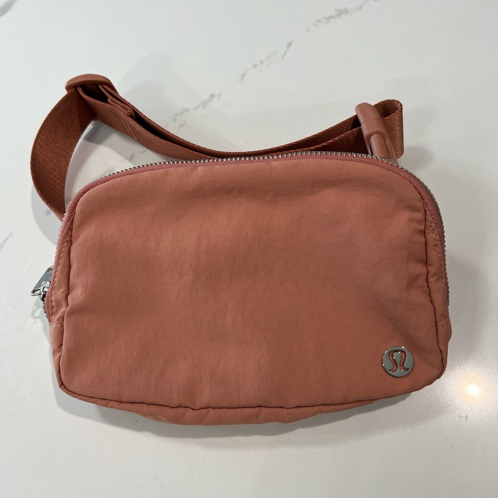 Lululemon Everywhere Belt Bag - Pink Savannah